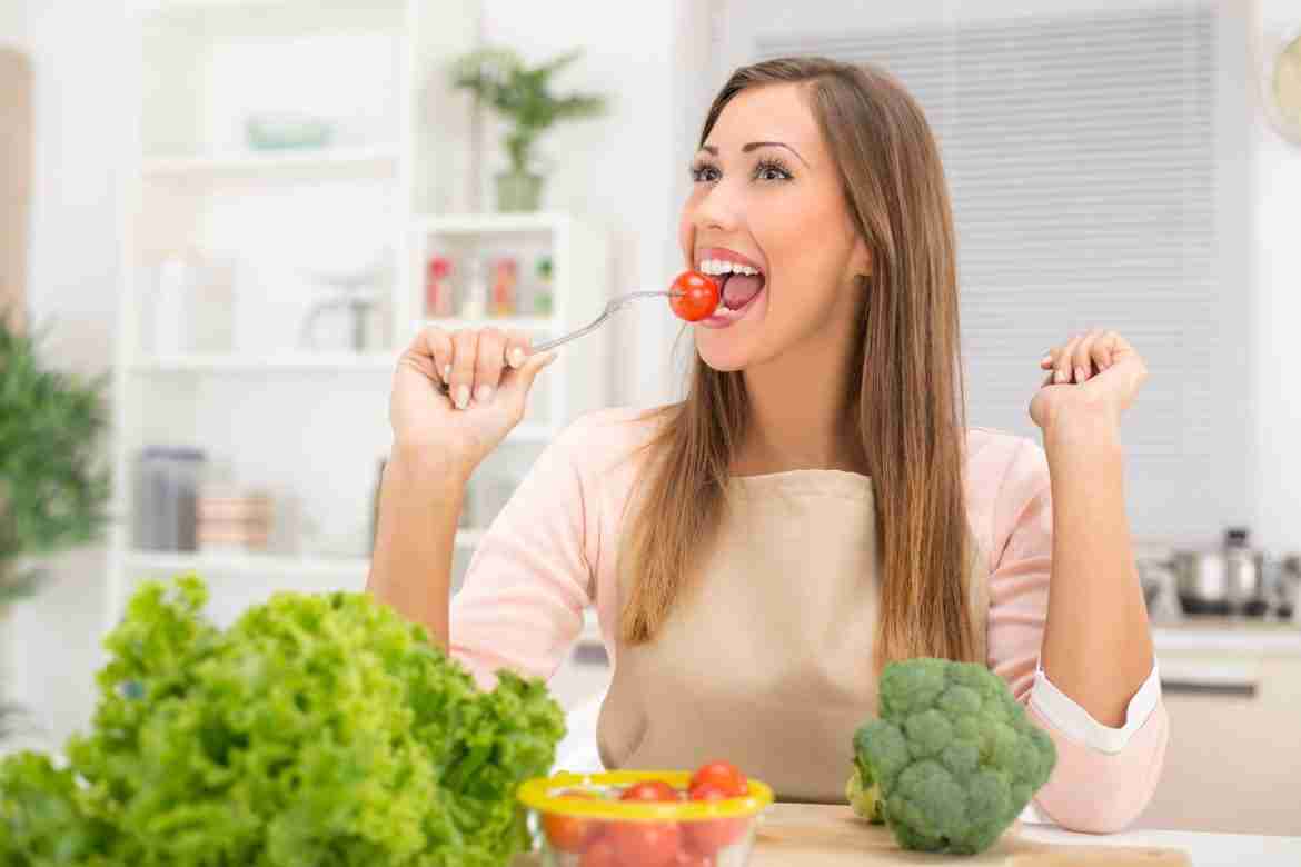 girl eating vegetables lcnfirm blog