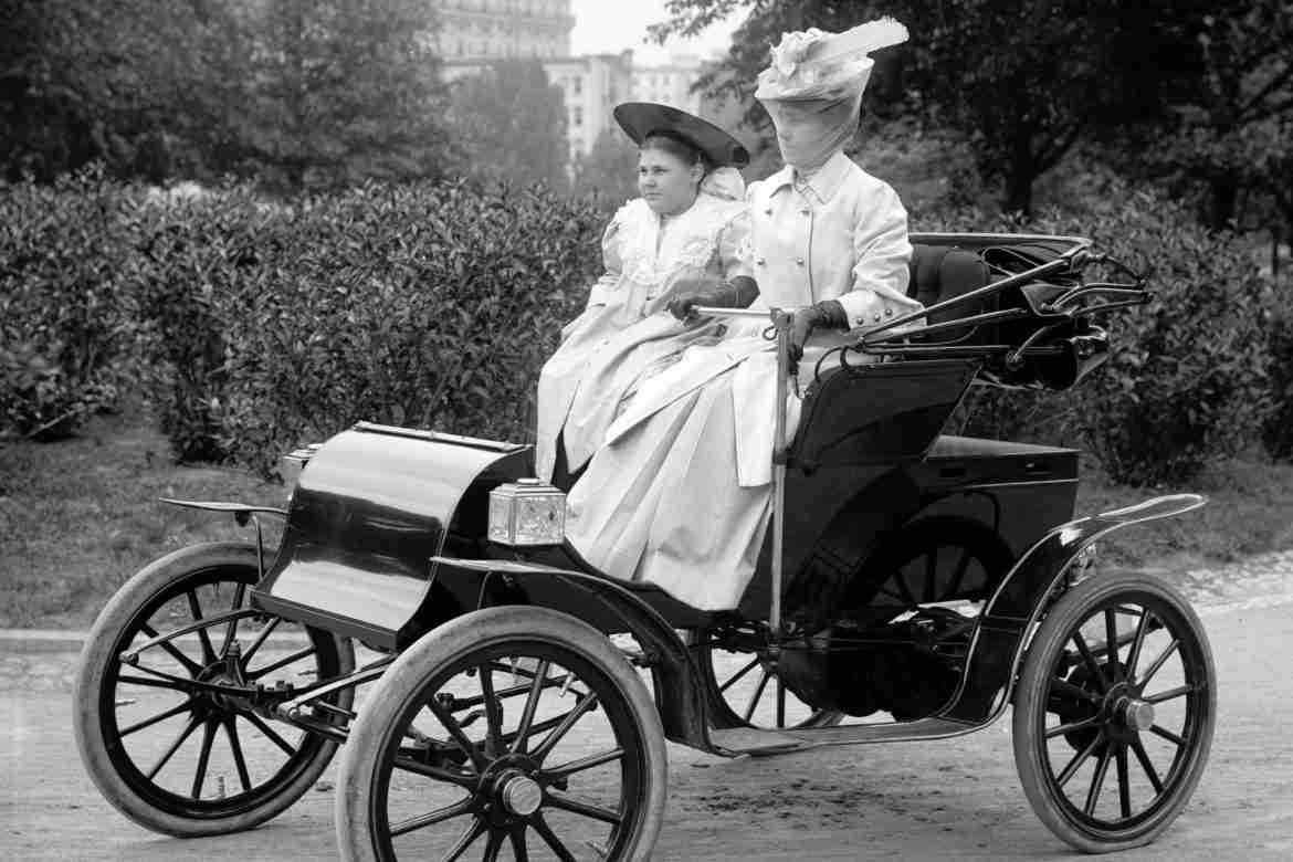 The 5 fashion trends that defined Italy from the 1910s